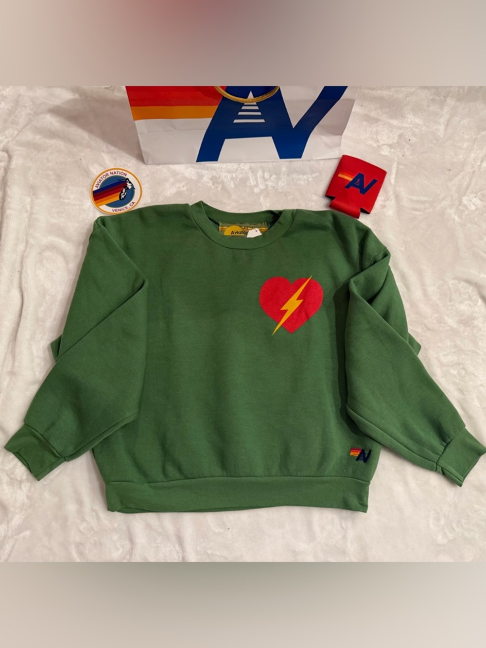 NWT Aviator Nation Bolt Heart Relaxed Crew Sweatshirt Leaf extra small